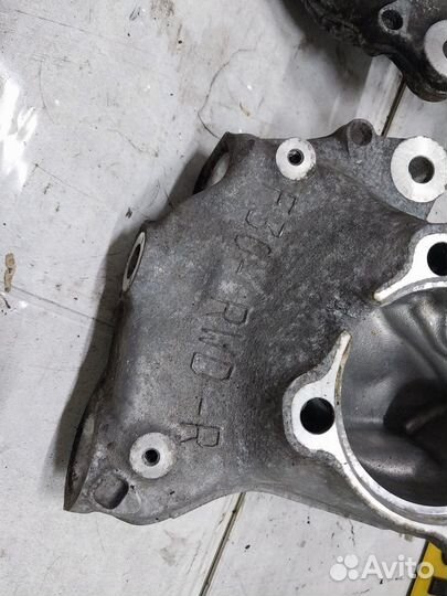 Опора поворотная правая левая передняя F30