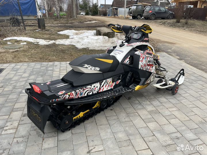 Снегоход BRP MX-Z 800 E-Tec X-RS