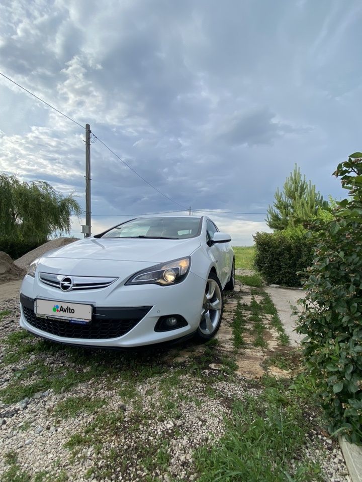 Opel Astra GTC: фото владельца