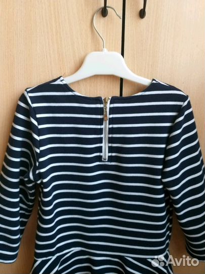 Платье с баской