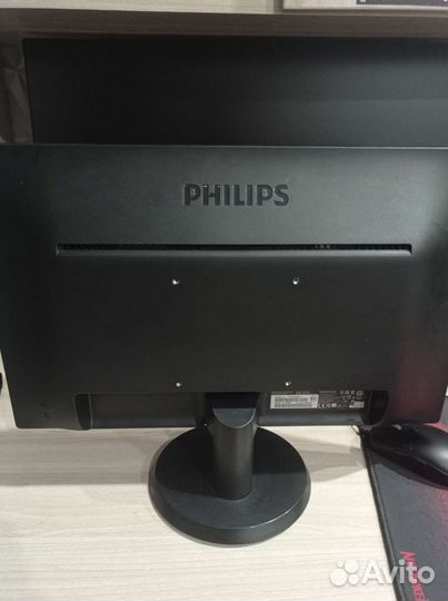 Монитор Philips 193v5lsb2
