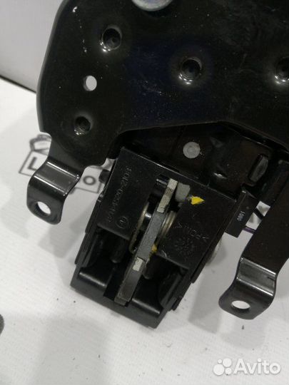 Замок стекла багажника Chevrolet Tahoe GMT900