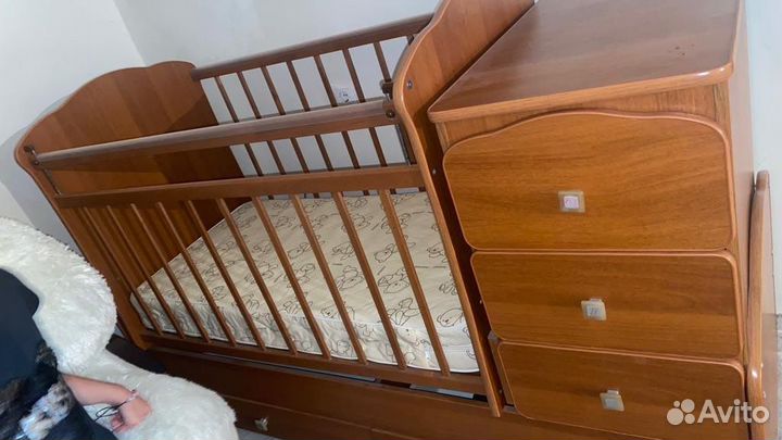 Детская кроватка