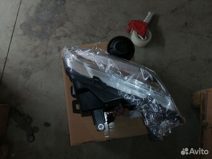 Фара правая С эл. корректором ford transit connect