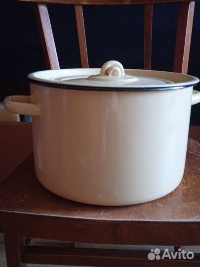 Кастрюля эмалированная новая