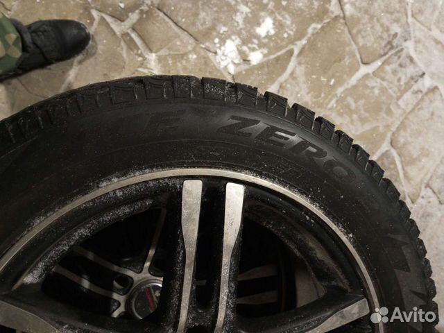 Pirelli Ice Zero 2 205/55 R16