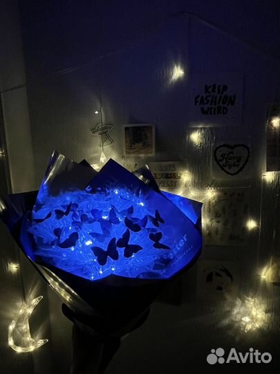 Букет из светящихся бабочек