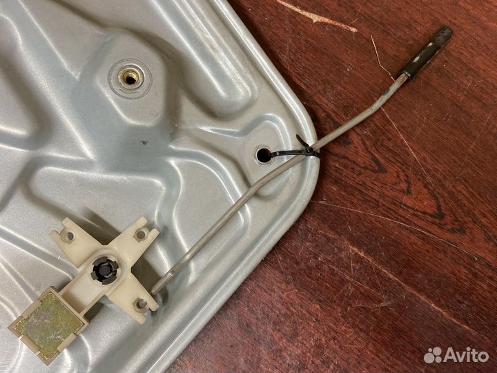 Задний левый стеклоподъёмник фольксваген пассат б5