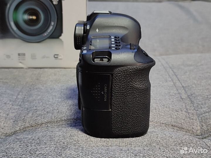 Зеркальный фотоаппарат Canon EOS-6D