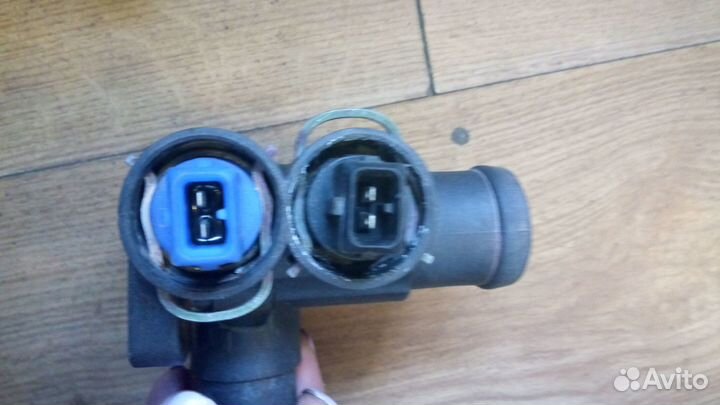 Фланцы системы охлаждения Пассат б3