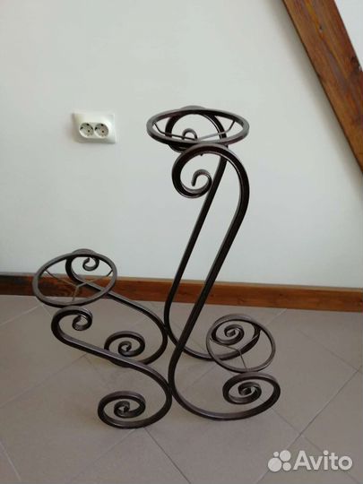 Подставка под цветы напольная