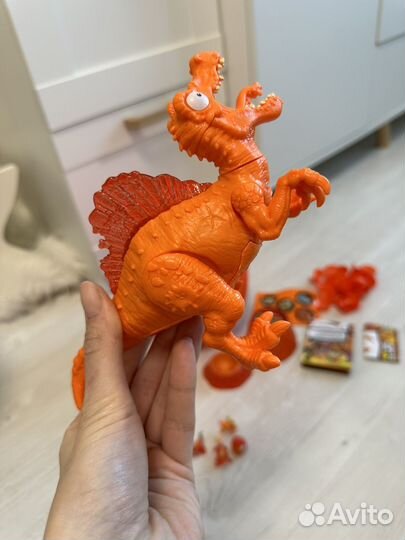 Большое огненное яйцо zuru Smashers