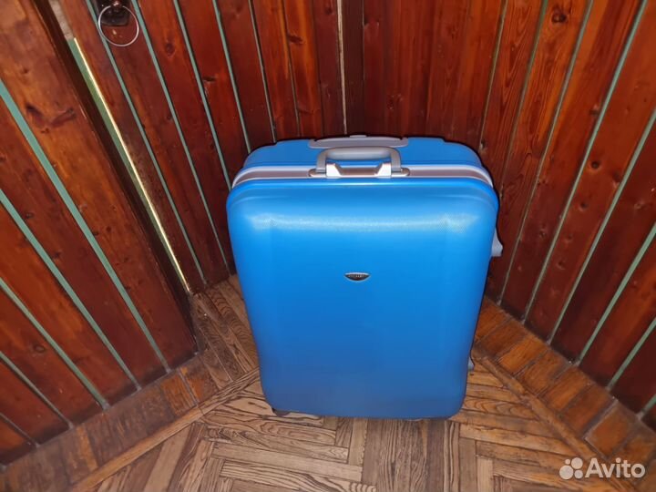 Чемодан на колесах