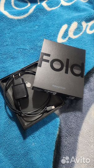 Samsung Galaxy Z Fold4, 12/256 ГБ