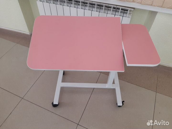 Стол на колесах