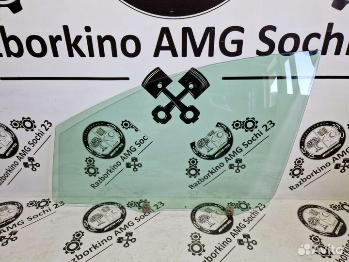 Стекло двери переднее и заднее Mitsubishi Grandis