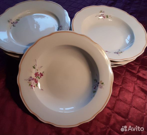 Набор тарелок