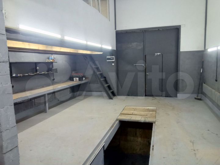 Гараж, > 30 м²