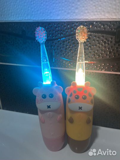 Электрическая зубная щетка детская