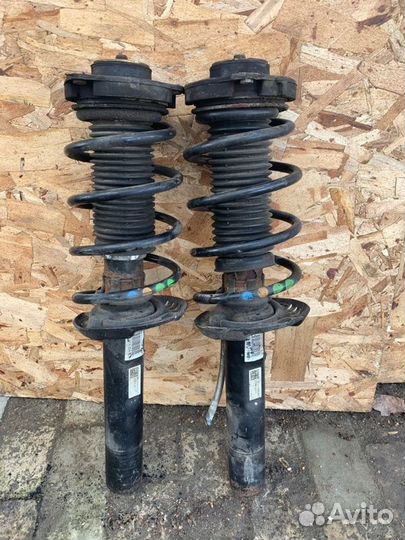 Стойка подвески передняя Volkswagen Golf 6 5хб 1.2