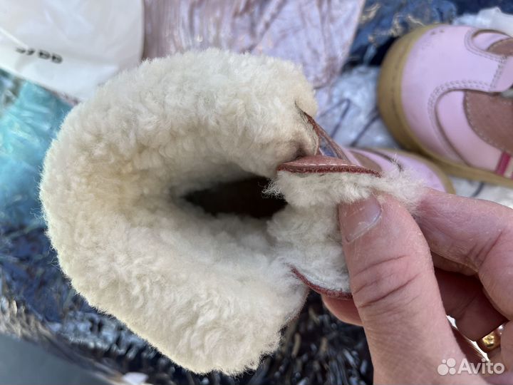 Продаю ботинки на девочку