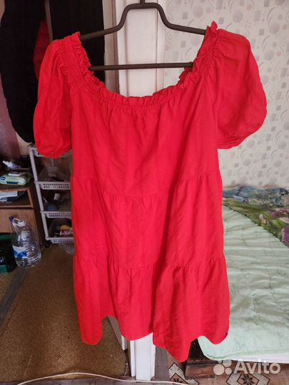 Красное платье фирмы 