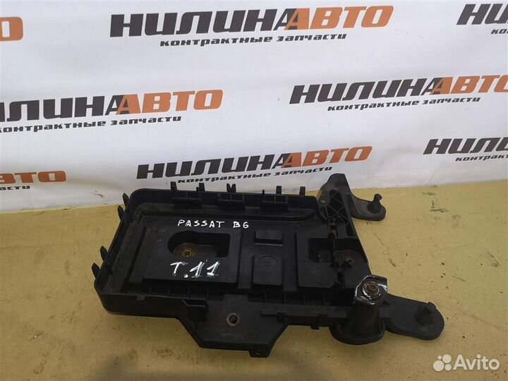 Площадка аккумулятора VW Пассат Б6 Б7 сс Гольф 6 5