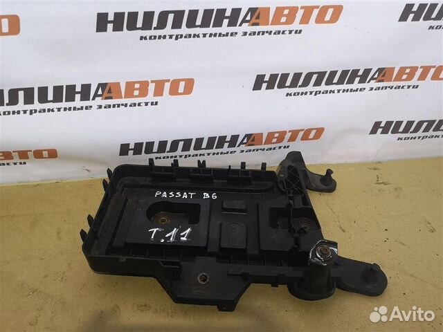Площадка аккумулятора VW Пассат Б6 Б7 сс Гольф 6 5