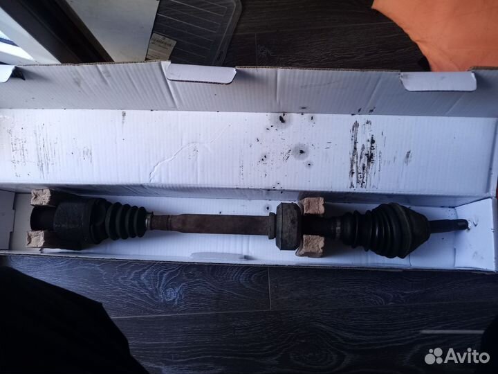 Привод правый Рено Логан 1