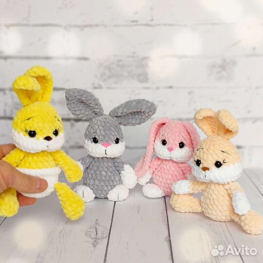 Вязаные игрушки. Брелок. Чебурашка, заяц мишка кот