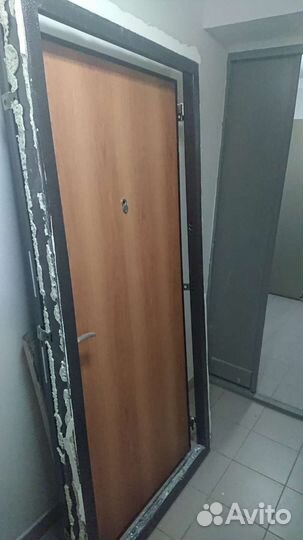 Дверь входная металлическая бу