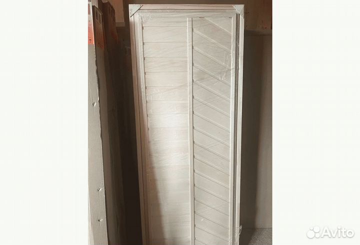 Дверь деревянная для бани и сауны