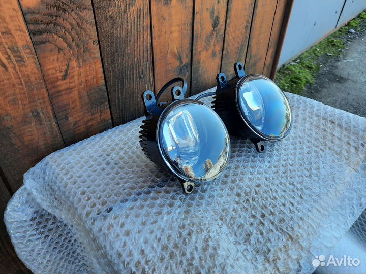 Противотуманные фары Toyota Lexus LED