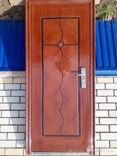 Входная дверь