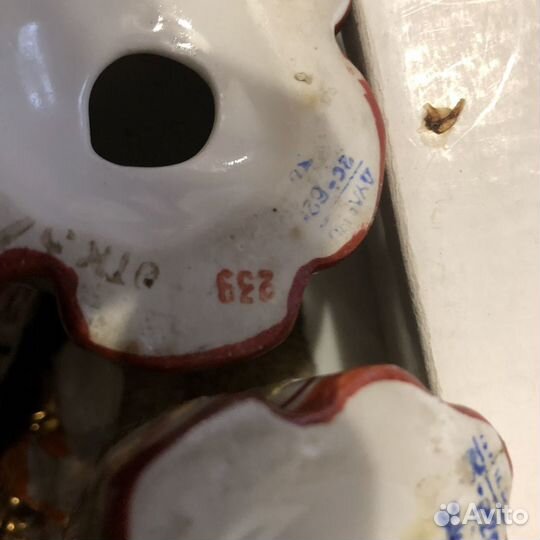 2 фарфоровые статуэтки «Девушка со снопом» СССР