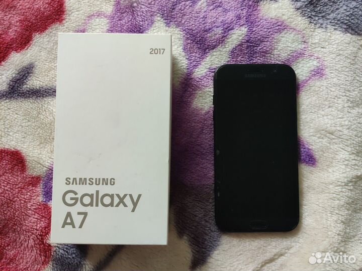 Телефон Samsung Galaxy A7 2017