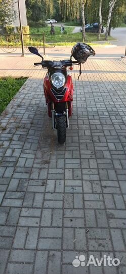 Скутор Рейсер