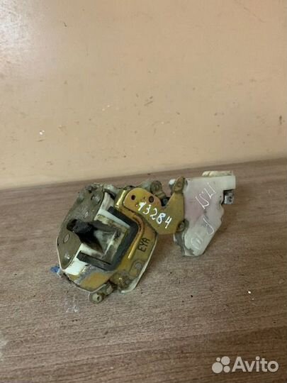 Замок передний правый Primera P10