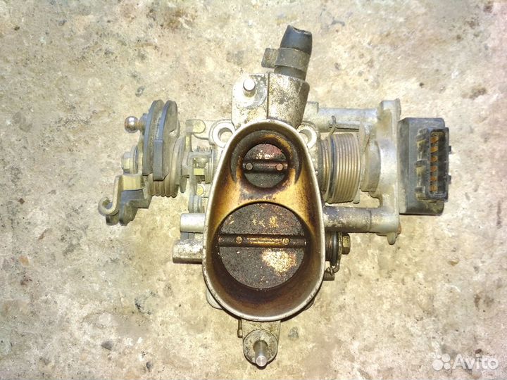 Дроссельная заслонка audi 100 c4 a6 c4