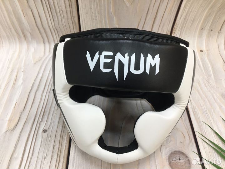 Боксерский шлем Venum