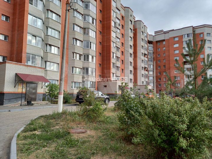 3-к. квартира, 84 м², 1/9 эт.