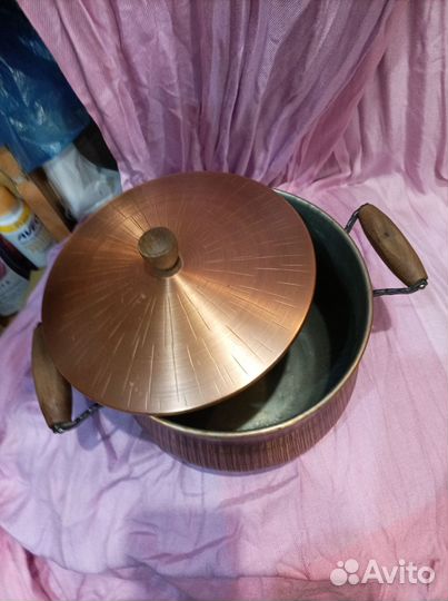 Кастрюля, пепельница, молочник