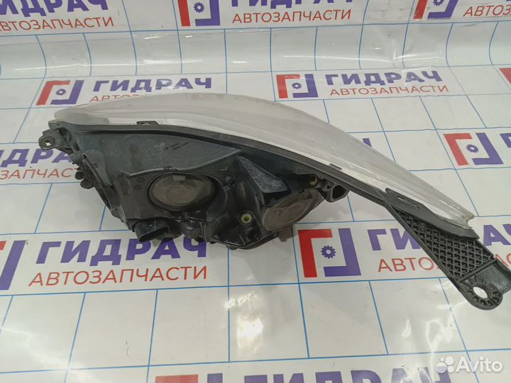 Фара правая Ford Focus 3 1751115