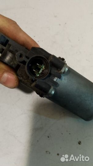 Моторик стеклоподъемника Hyundai Solaris