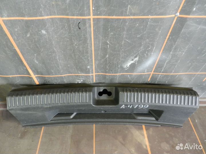 Обшивка багажника - Volkswagen Polo