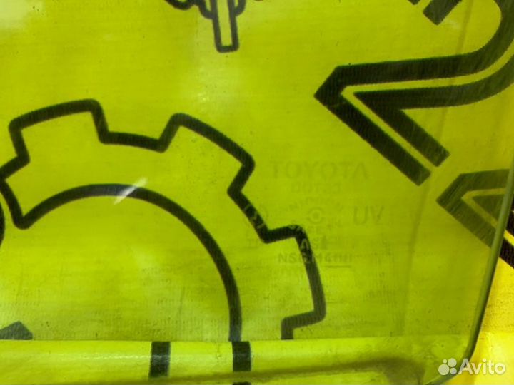 Стекло заднее левое Toyota Vista ZZV50 1ZZ-FE