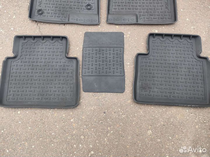 Автомобильные коврики резиновые