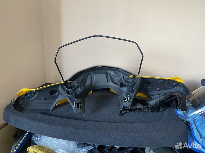 Ветровой щиток с защитой рук brp Deluxe