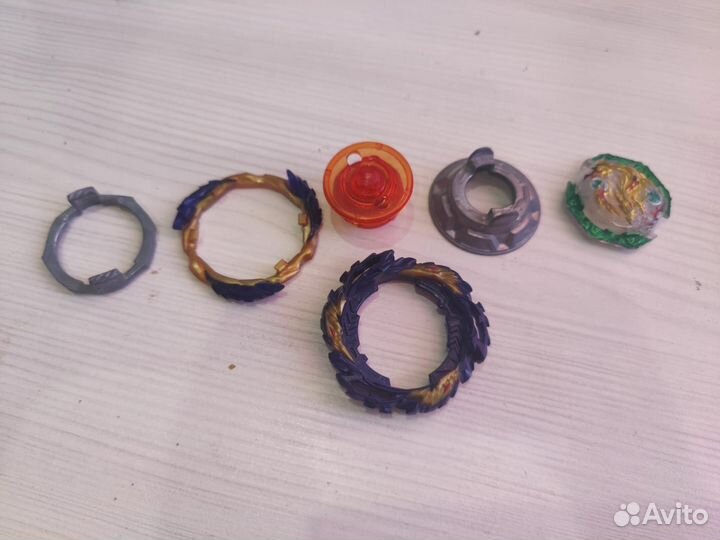 Волчок оригинальный BayBlade от Takara Tomy