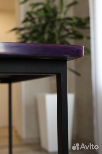 Стол из эпоксидной смолы